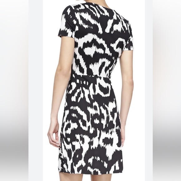 Diane Von Furstenberg ZOE Dress size 6 - Picture 2 of 15